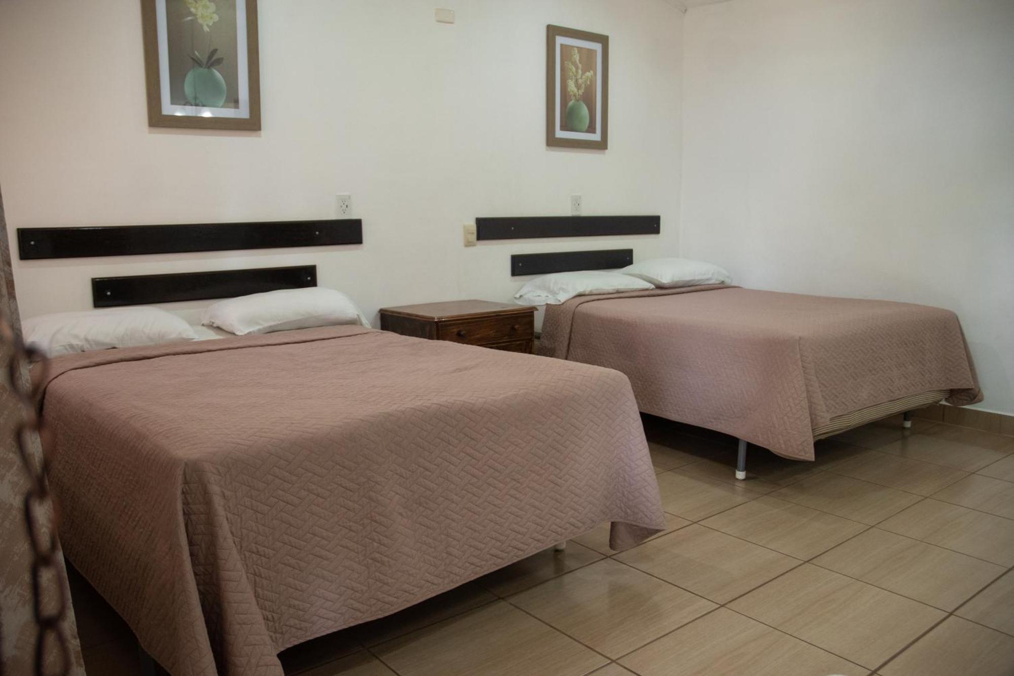 Hotel La Colonia Retalhuleu Εξωτερικό φωτογραφία